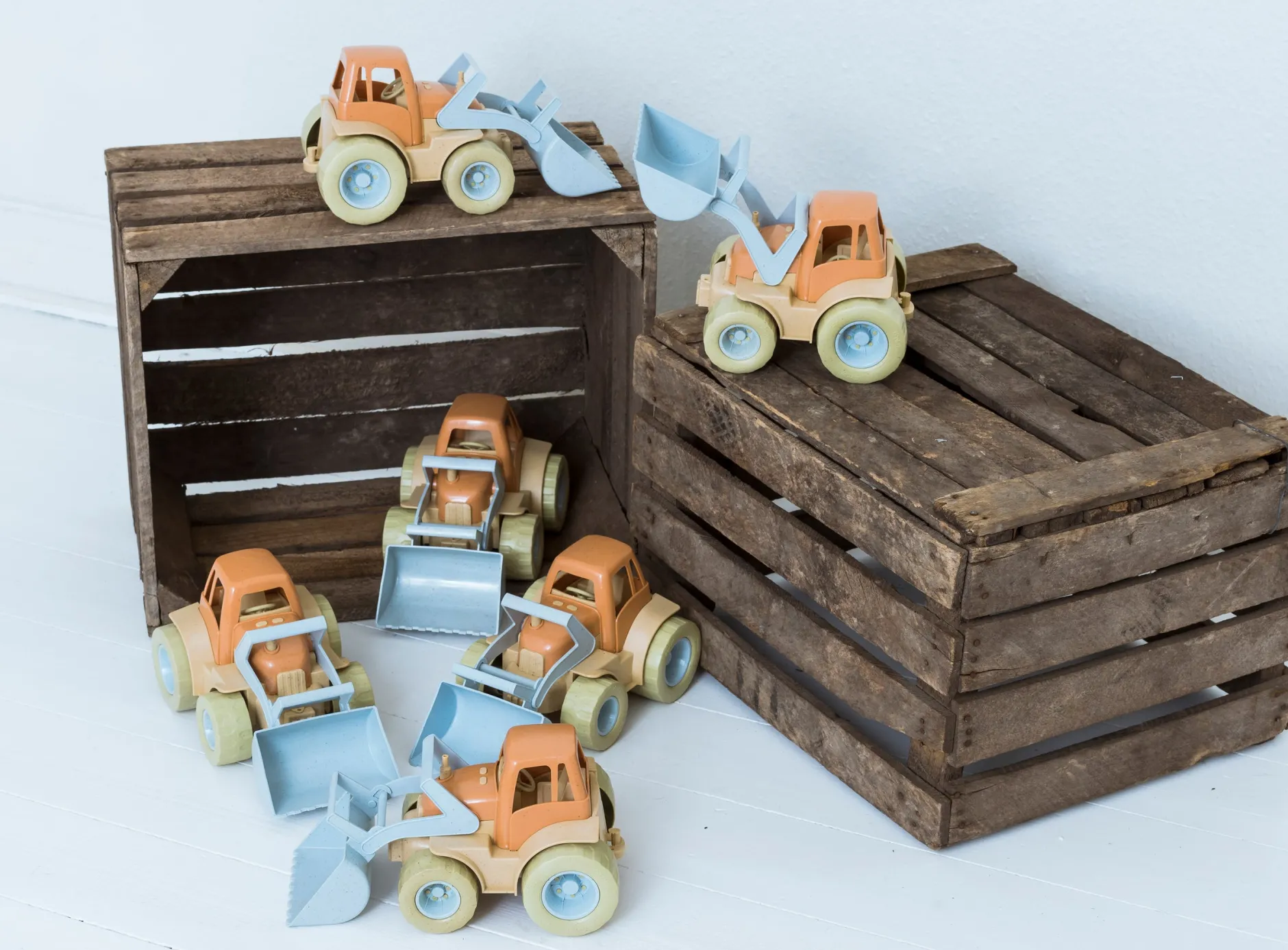 bio_tractors_with_grab_se_2.webp Dantoy Bio Tractors With Grab Set of 6
