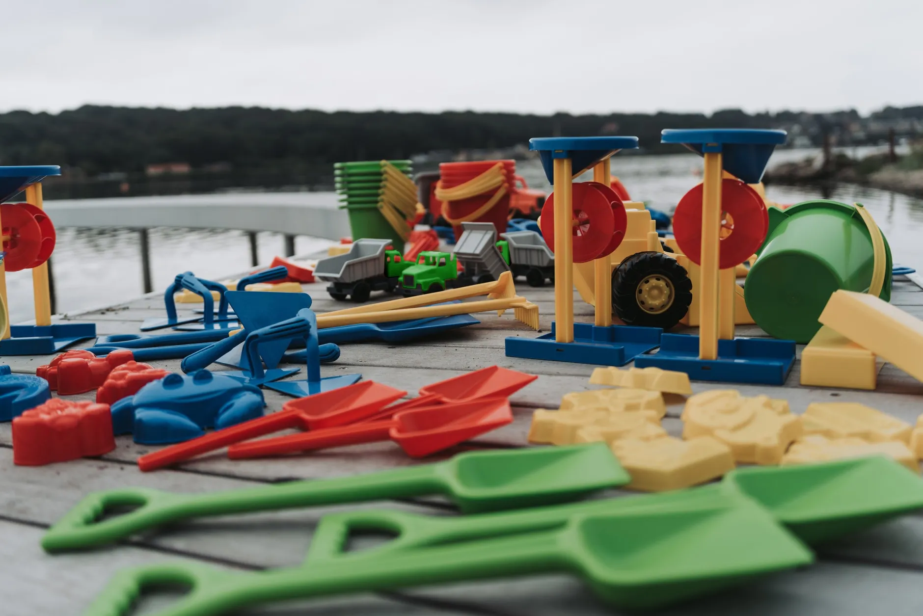 giant_sand_and_vehicles_s_2.webp Educational Toys Giant Sand and Vehicles Set - 129pcs