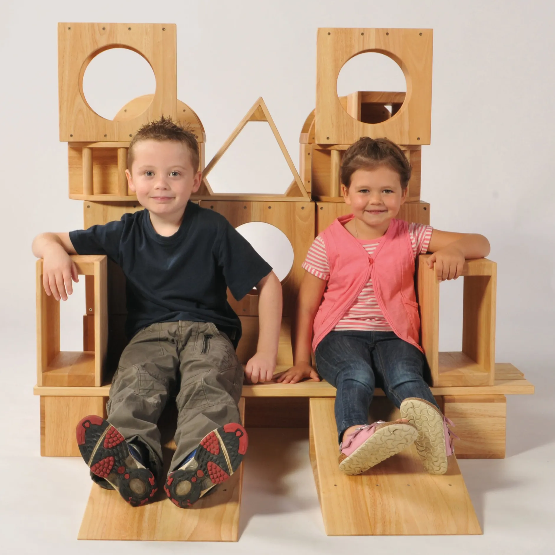 hollow_block_set___pieces_0-2.webp Educational Toys Hollow Block Set - 40 Pieces