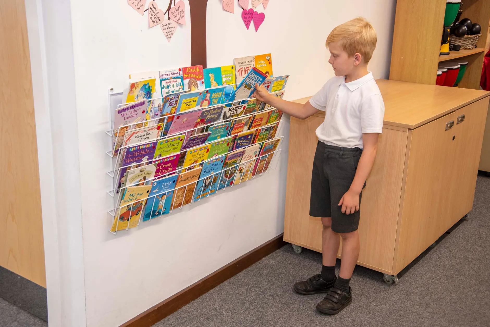 horizontal_wall_book_rack_4.webp Educational Toys Horizontal Wall Book Rack (6 Shelves)