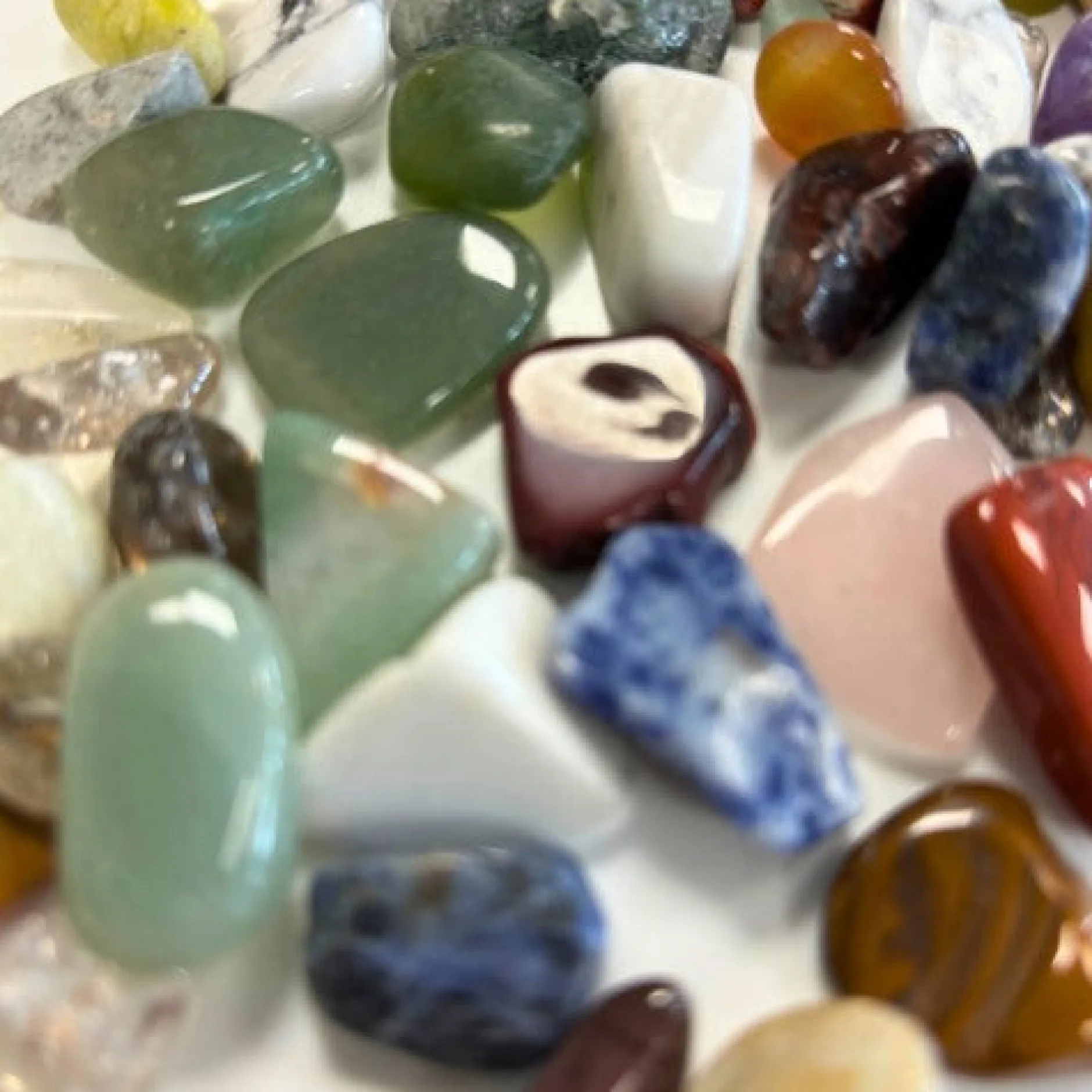 natural_mixed_small_gemst_2.webp Anthony Peters Natural Mixed Small Gemstones - 250g