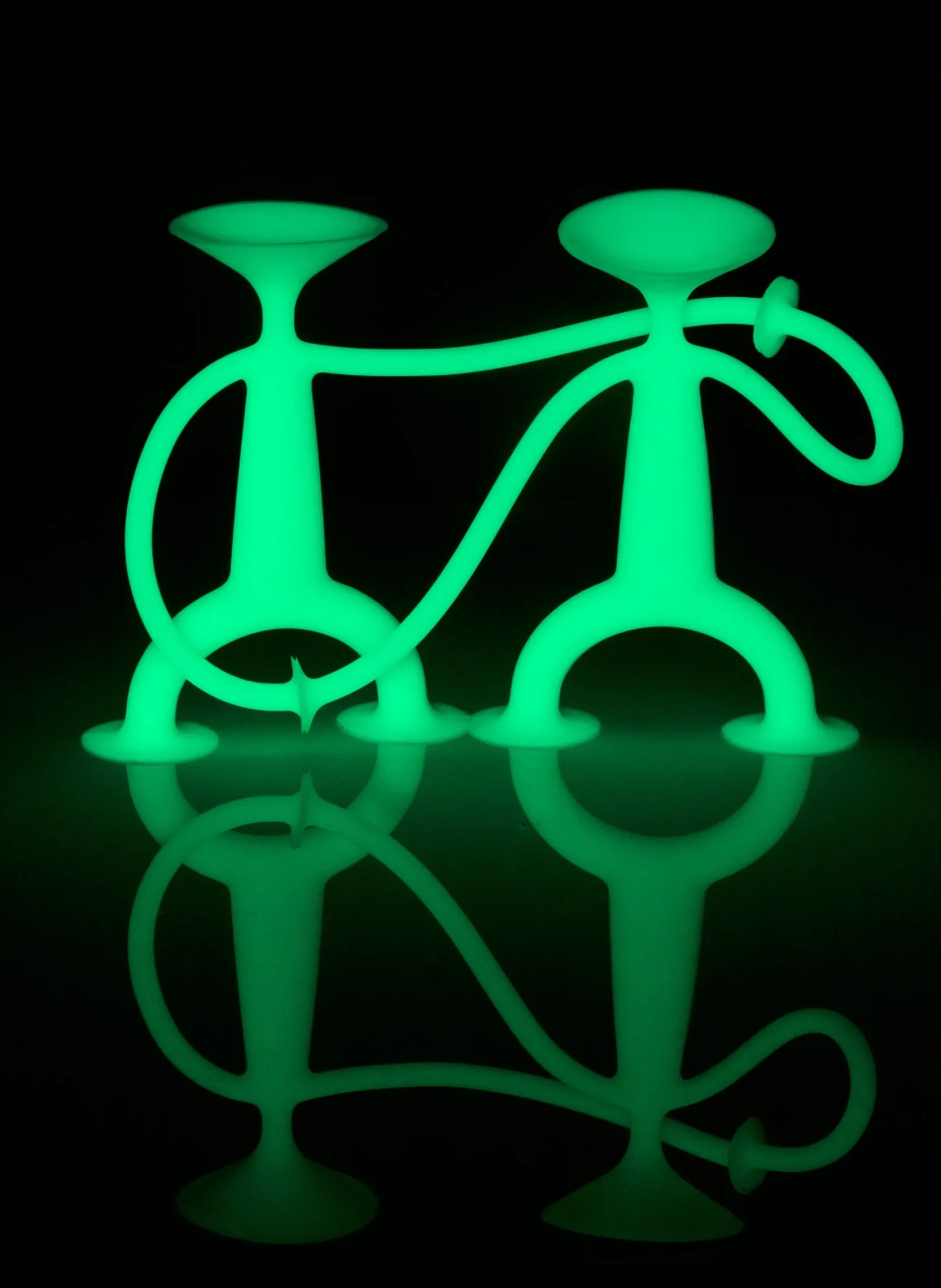oogi_junior_glow_in_the_d_1.webp Moluk Oogi Junior Glow In The Dark Stretchy Figure