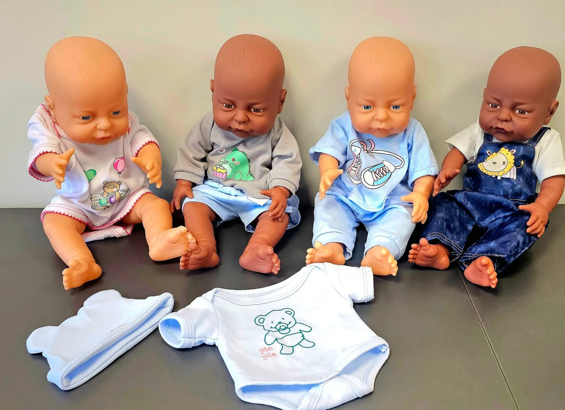 set_of__dolls_with_sleeps_9.webp LAP Set of 4 Dolls with Sleep-suits