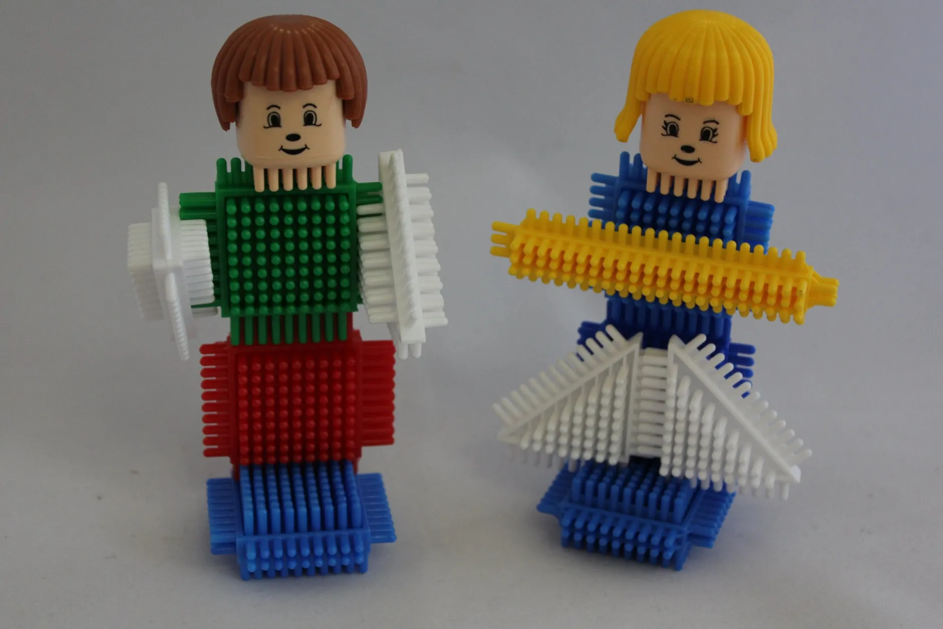 stickle_bricks_superset_i_8.webp Educational Toys Stickle bricks superset in a tray