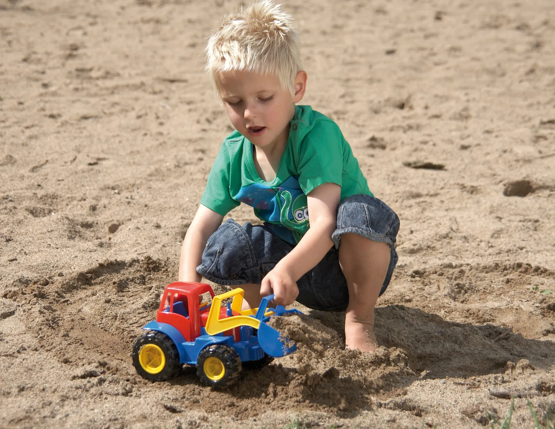 tractor_with_grabber_plas_0.webp Dantoy Tractor With Grabber (Plastic Wheels)